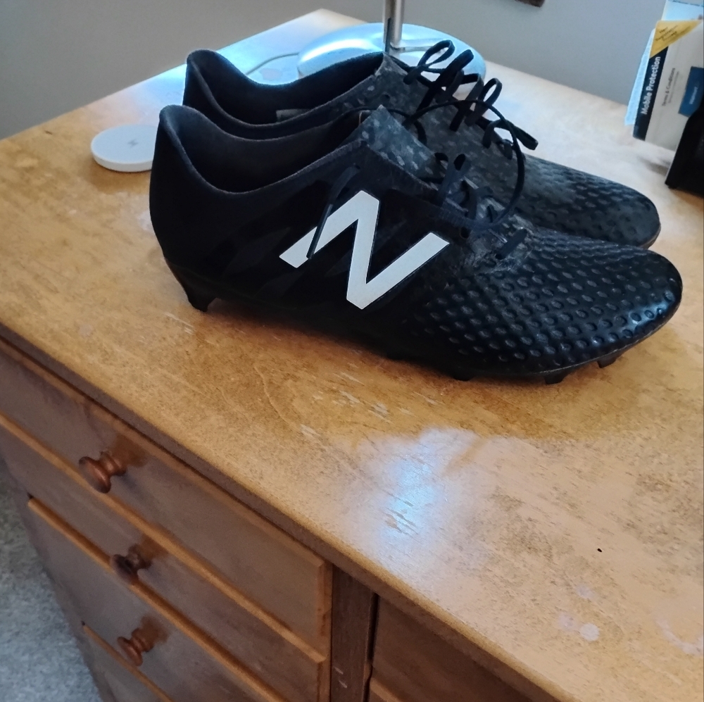 New Balance Men's Black Soccer Cleats